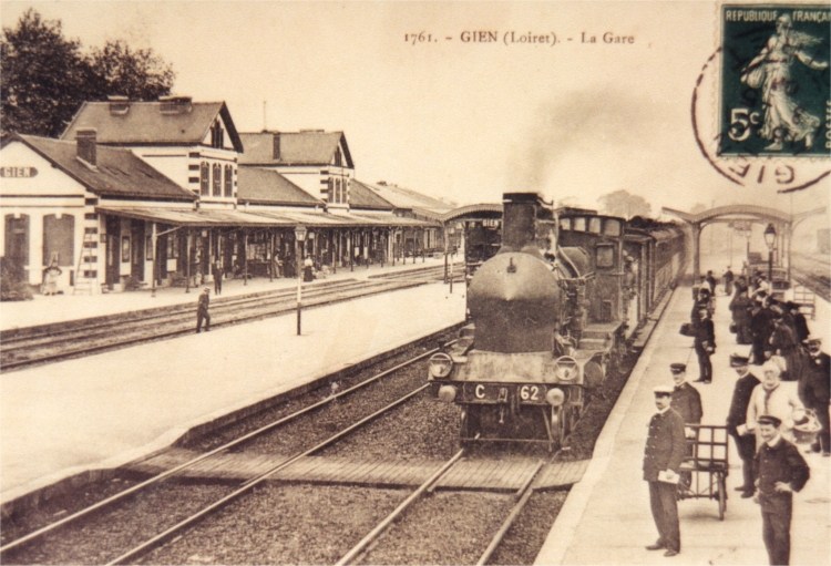 Gare de Gien - Hier